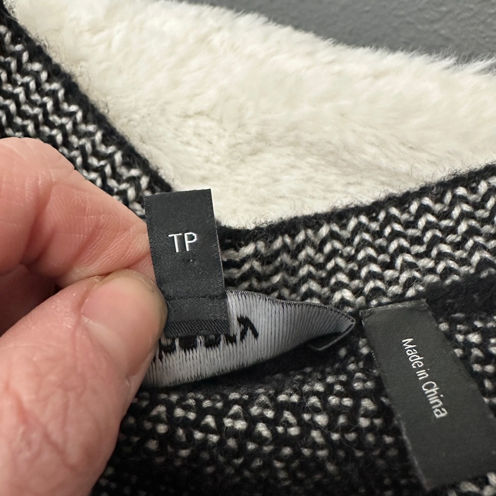Theory cashmere textured knit pullover sweater - Picture 4 of 5